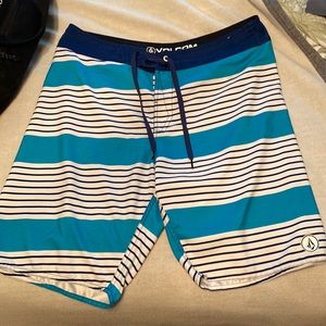 Volcom Board Shorts Size 34
